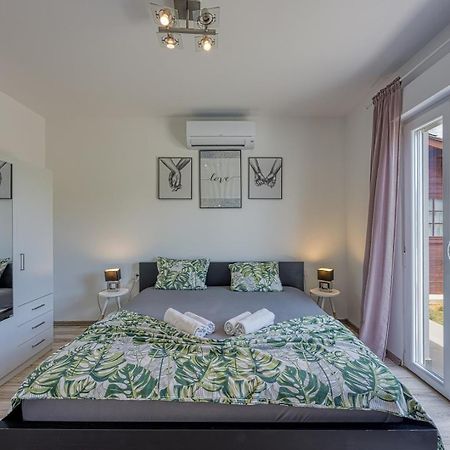 Villa Frontera Cro atia Porec Esterno foto